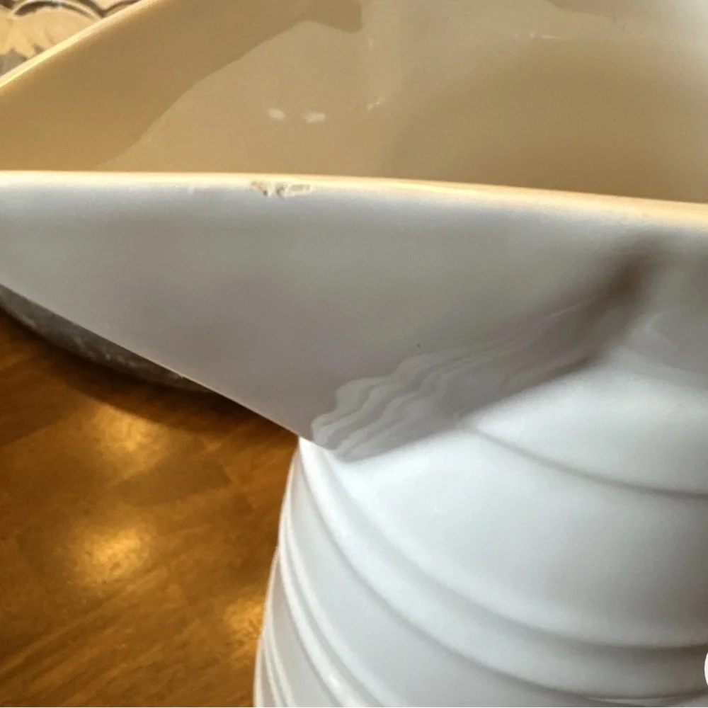 Williams Sonoma White Cat Pitcher Made in Italy Novelty Cottage Granny Core 9”